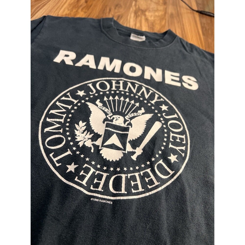 Ramones Vintage 1999 T-Shirt Y2K Punk Rock Anvil Tag S Rare Thrashed Skater
